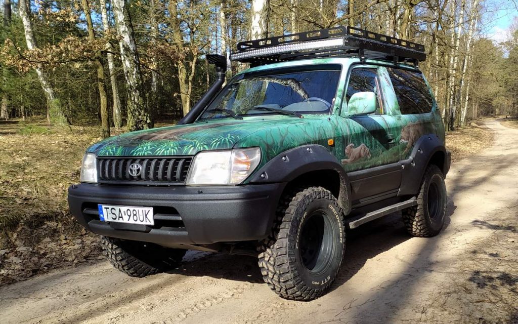 Toyota Land Cruiser, aerografia samochodowa, artystyczne lakierowanie samochodu terenowego, airbrush toyota